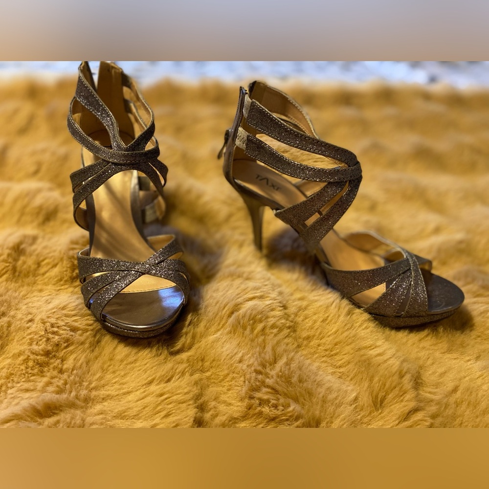 Taxi 7.5 woman’s heels